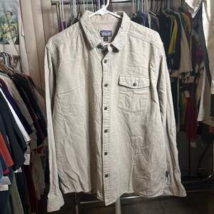 Patagonia Men's Long Sleeve Button Up Shirt Size Large